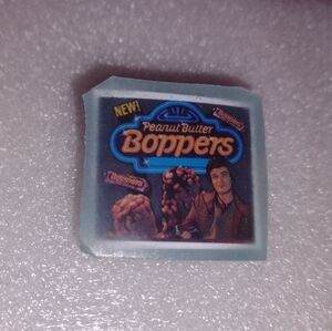 STRANGER THINGS 5 STEVE HARRINGTON PEANUT BUTTER BOPPERS GLOW PIN